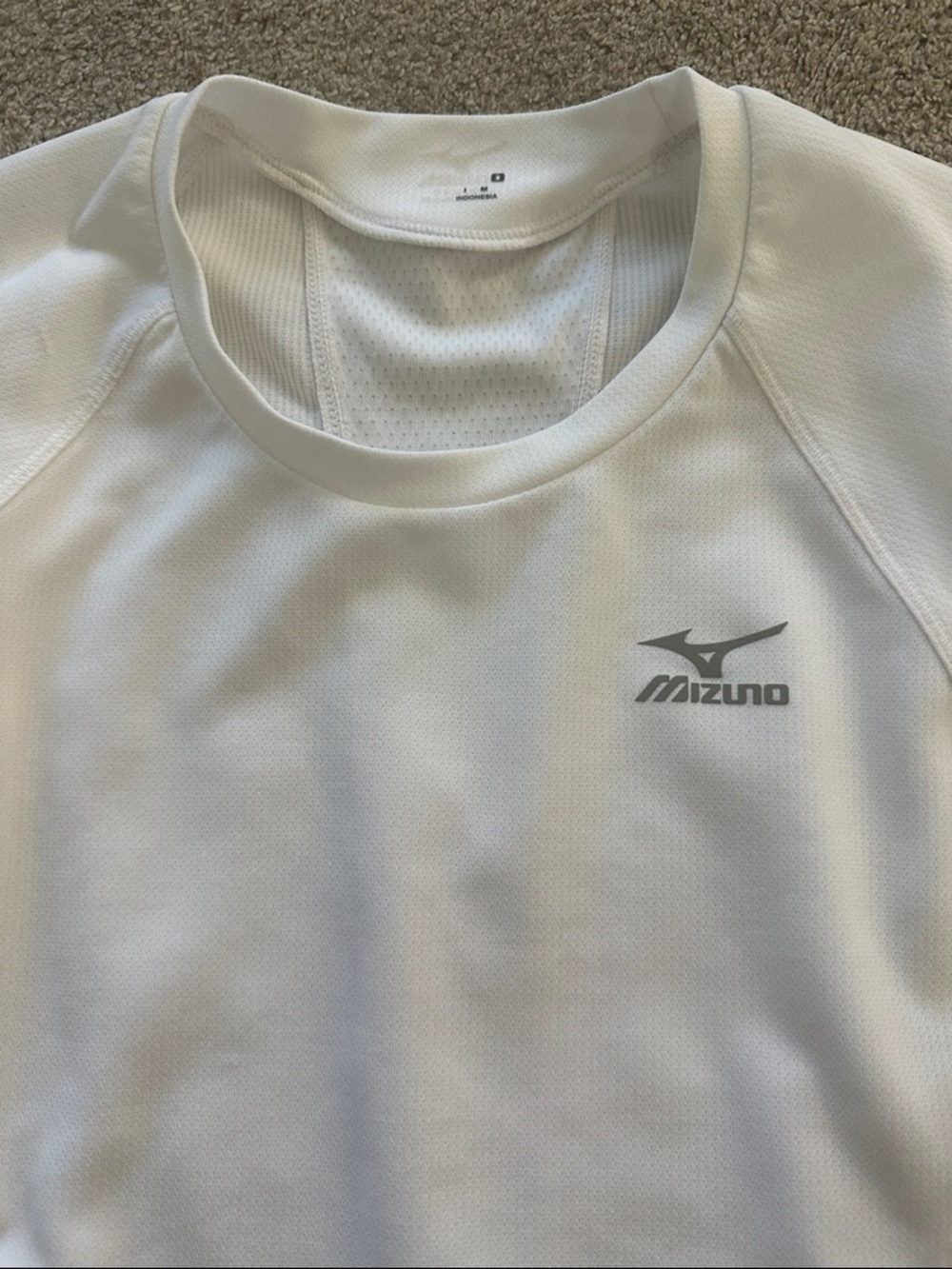 Mizuno Men's Rider 2 tee  size M. It is 100 %Polyester great condition - Picture 2 of 5